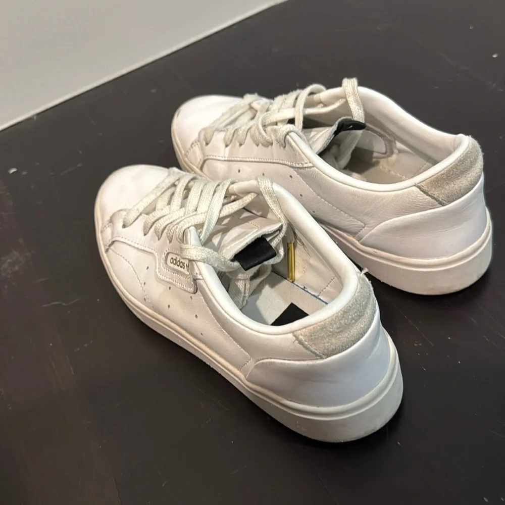 Adidas Sleek white leather sneakers